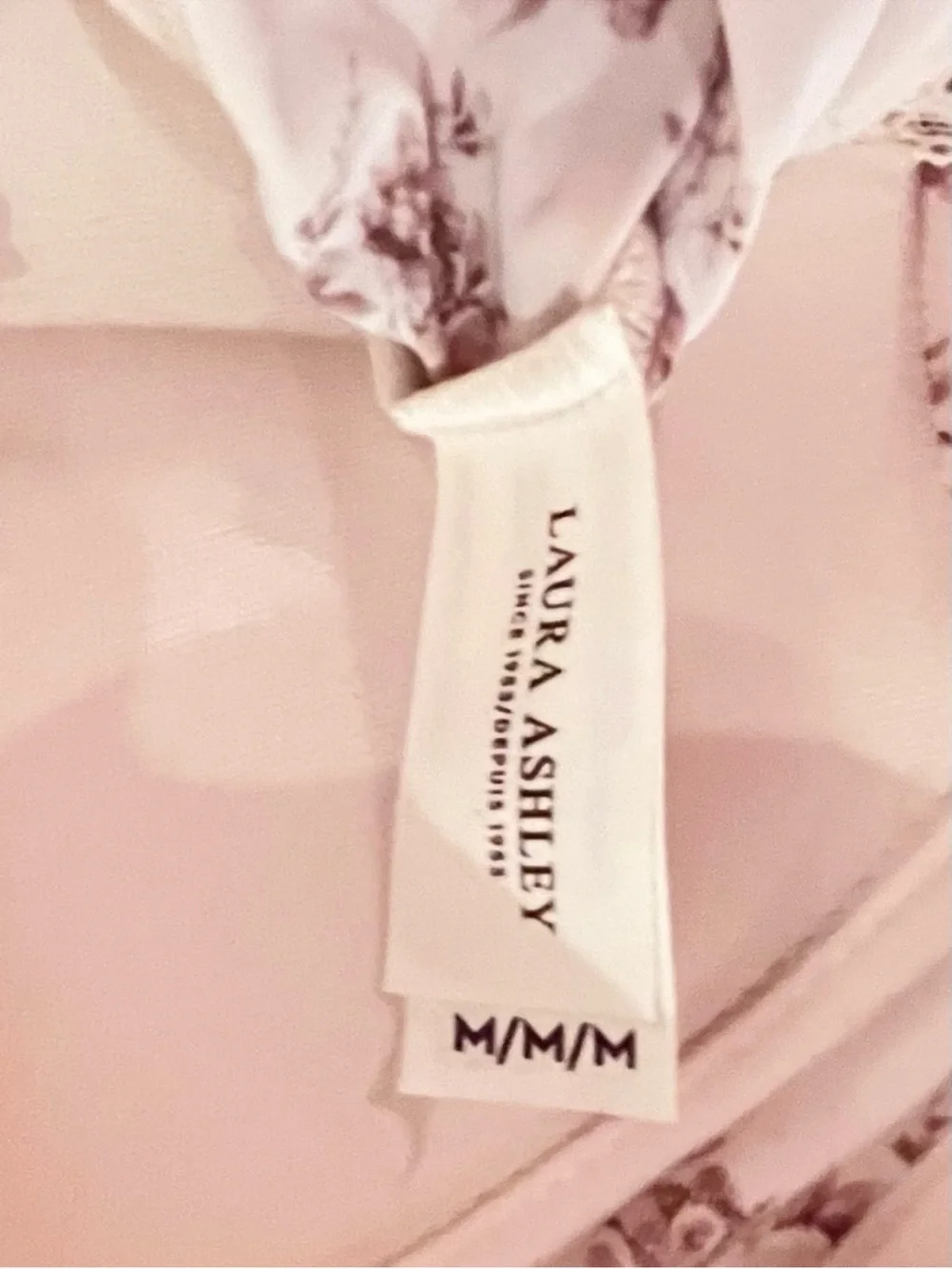 🆕-Laura Ashley- FLORAL PULL THROUGH RIBBON BRA & BIKINI SET. Size: Medium/36B